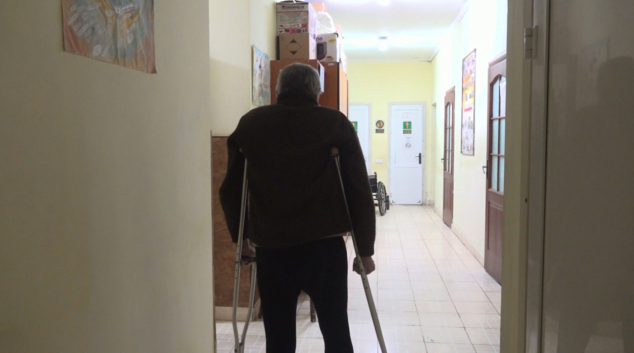 Un acoperiș și o masă caldă: sprijin pentru persoanele fără locuință la Bălți