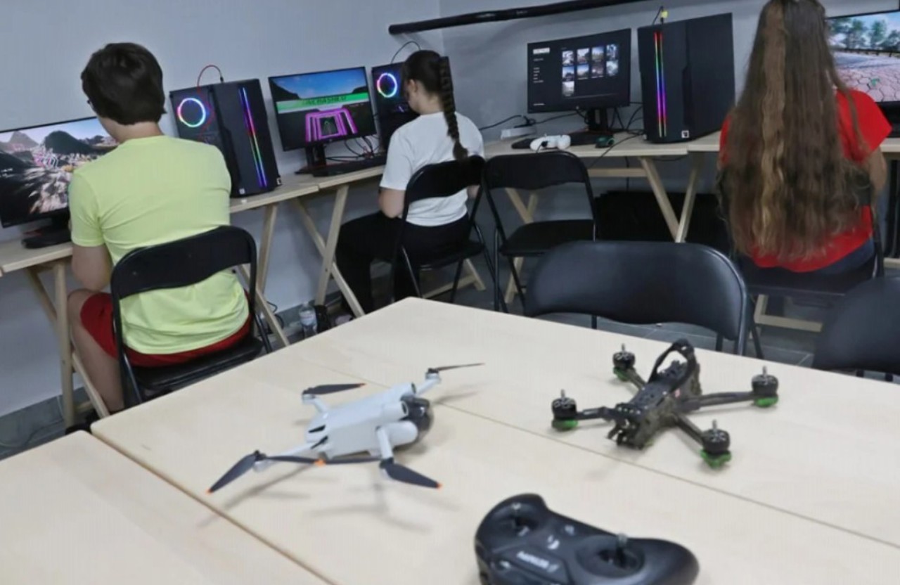 Российских школьников будут обучать сборке беспилотников