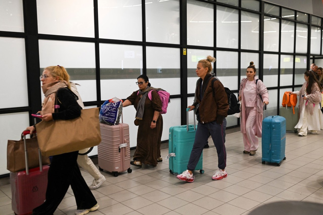 Moldoveni blocați în Abu Dhabi, Qatar și Liban. MAE caută opțiuni de evacuare împreună cu operatorii aerieni