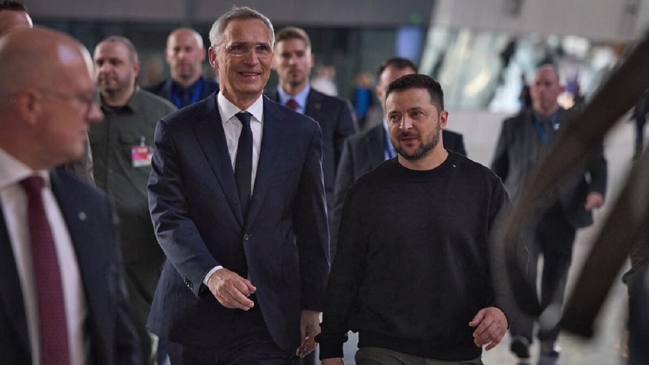 Йенс Столтенберг о вступлении Украины в НАТО: «В разгар войны полное вступление невозможно»