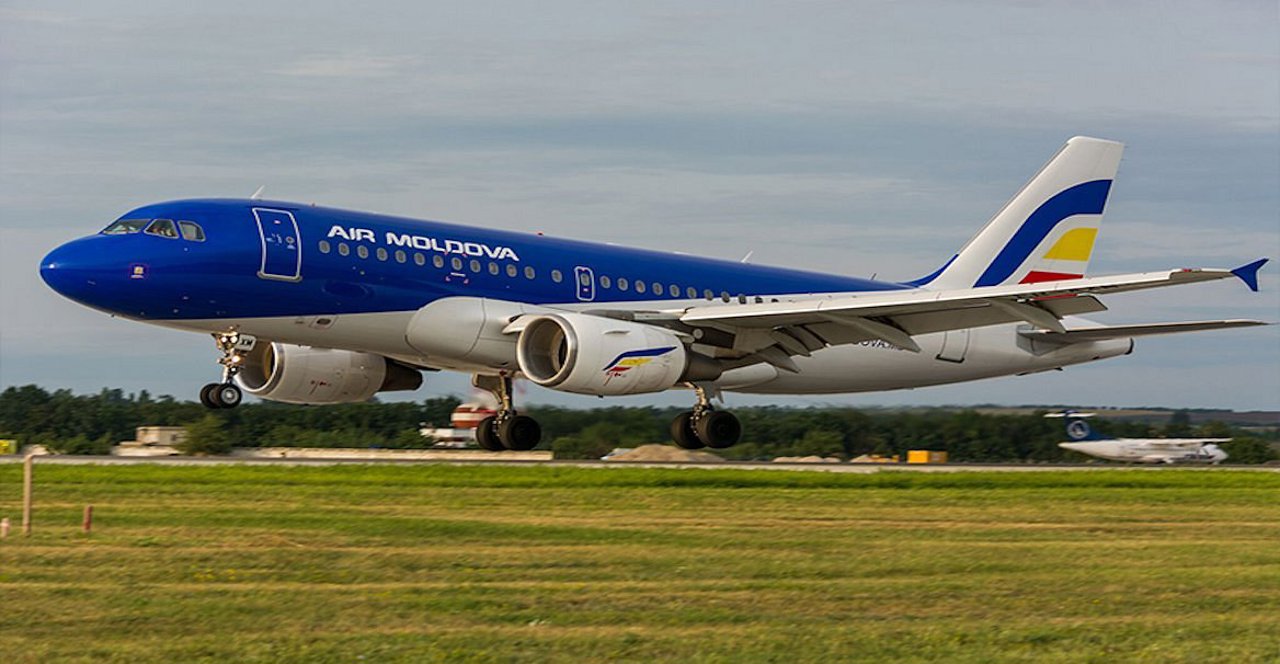 Mii de pasageri Air Moldova așteaptă despăgubiri. Directorul AAC: „Banii sunt blocați la o bancă comercială”