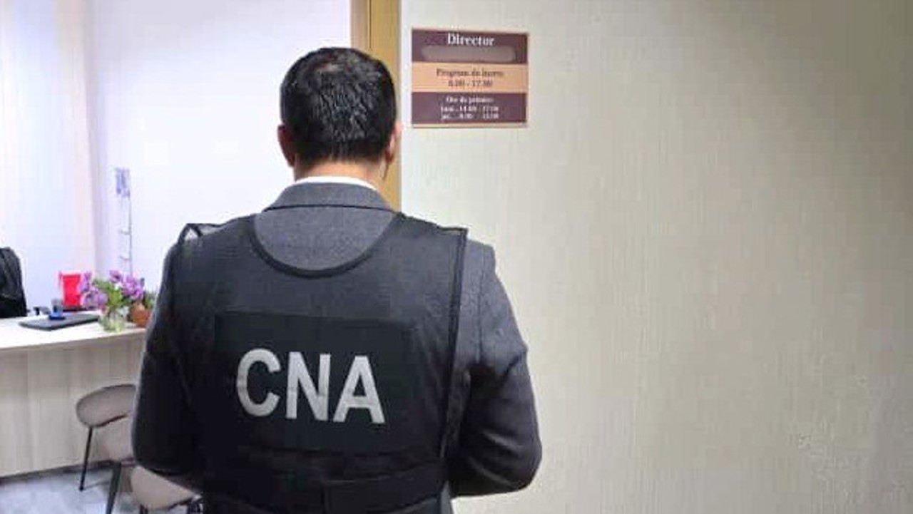 INTERCEPTĂRI | Cum erau negociate comisioanele pentru directori din contractele cu lucrări pentru școlile și grădinițele din Chișinău