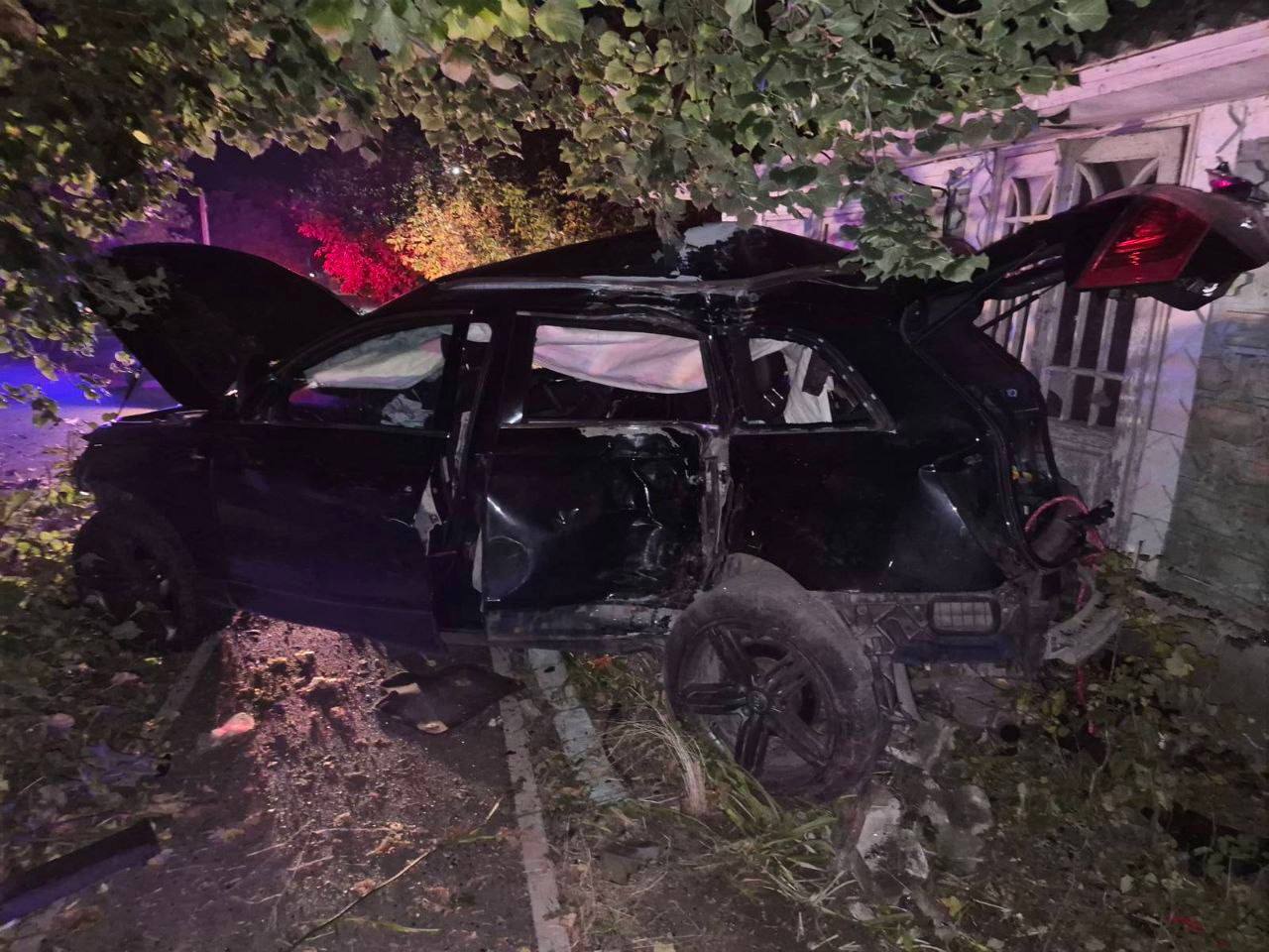 Grav accident la Ocnița: Un mort și trei răniți, după ce un tânăr fără permis ar fi pierdut controlul volanului