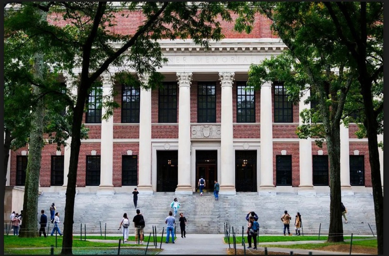 Administrația Trump vrea să rezilieze toate contractele federale rămase cu Universitatea Harvard