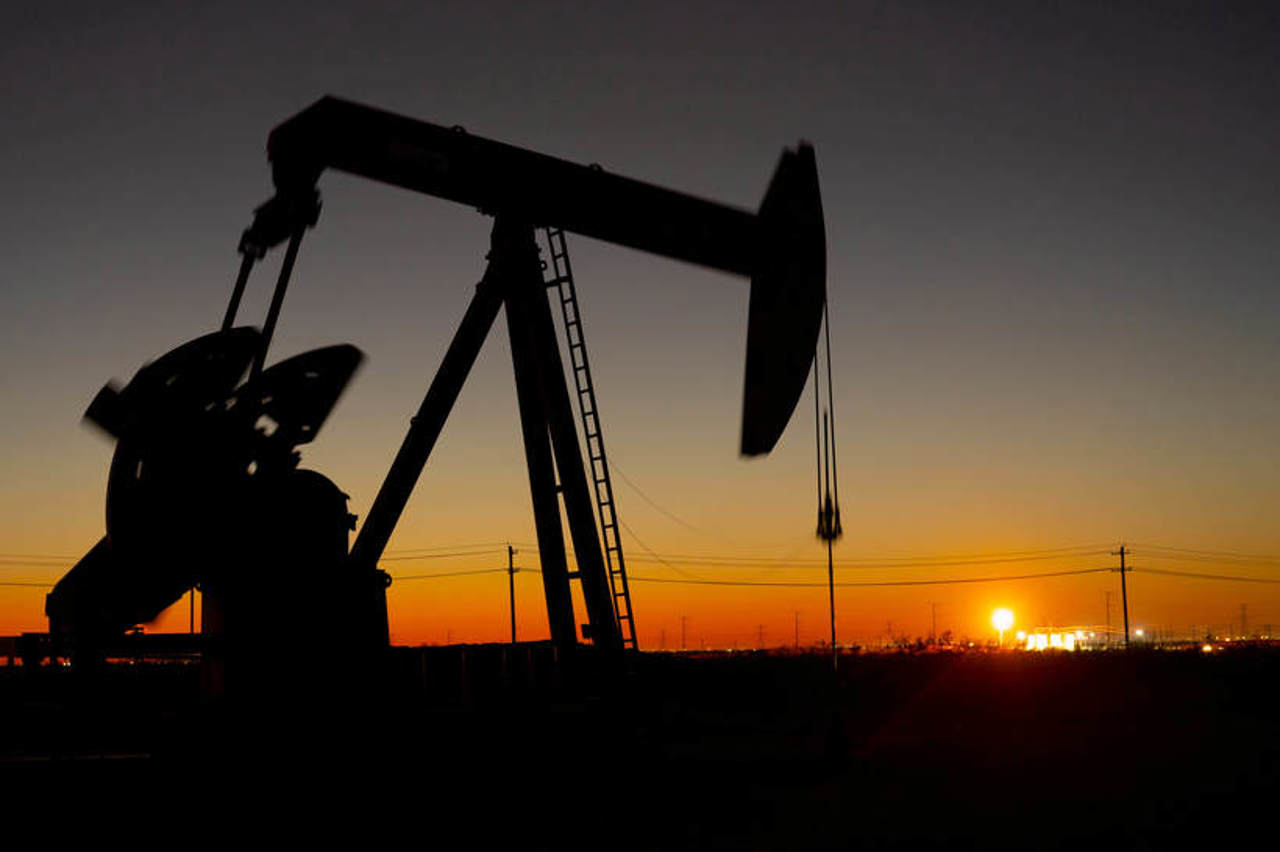 Prețurile la petrol cresc pe fondul riscurilor de întrerupere a livrărilor din Venezuela și Rusia