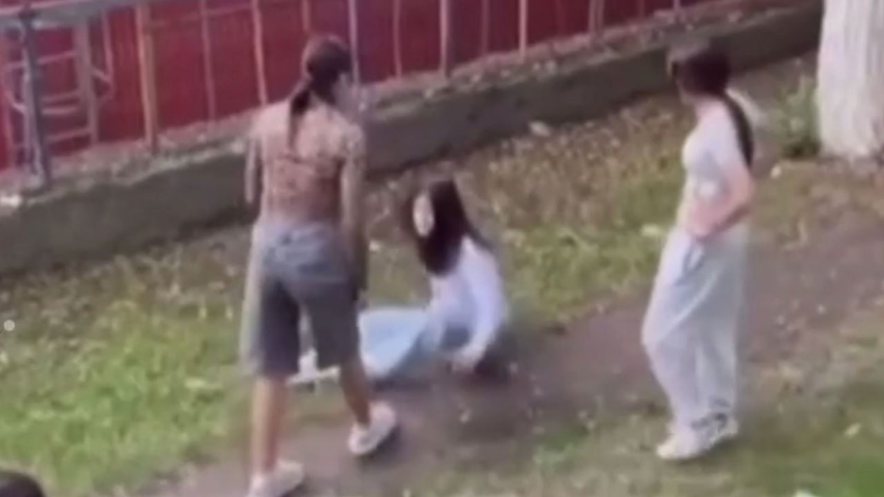 Elevă de 14 ani, bătută de alte adolescente în sectorul Ciocana: Agresiunea a fost filmată, iar poliția a inițiat un dosar penal