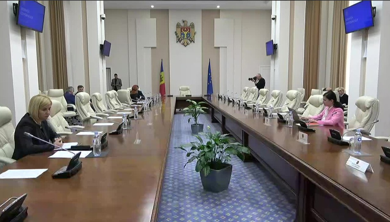 LIVE // The Cabinet of Ministers meets in session. What projects will be examined