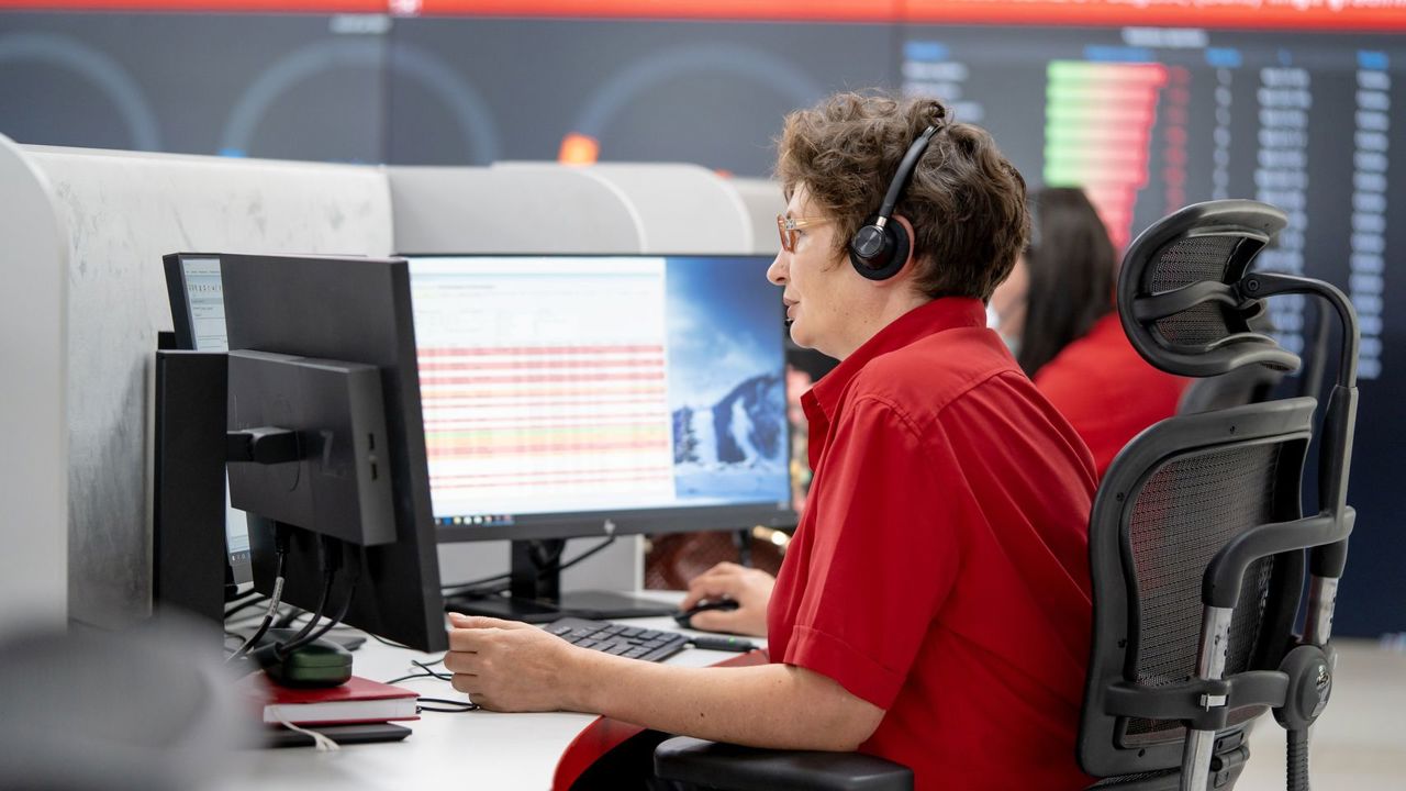 În vizită la 112. Un grup de copii din Cimișeni au fost familiarizați cu activitatea serviciului de urgență