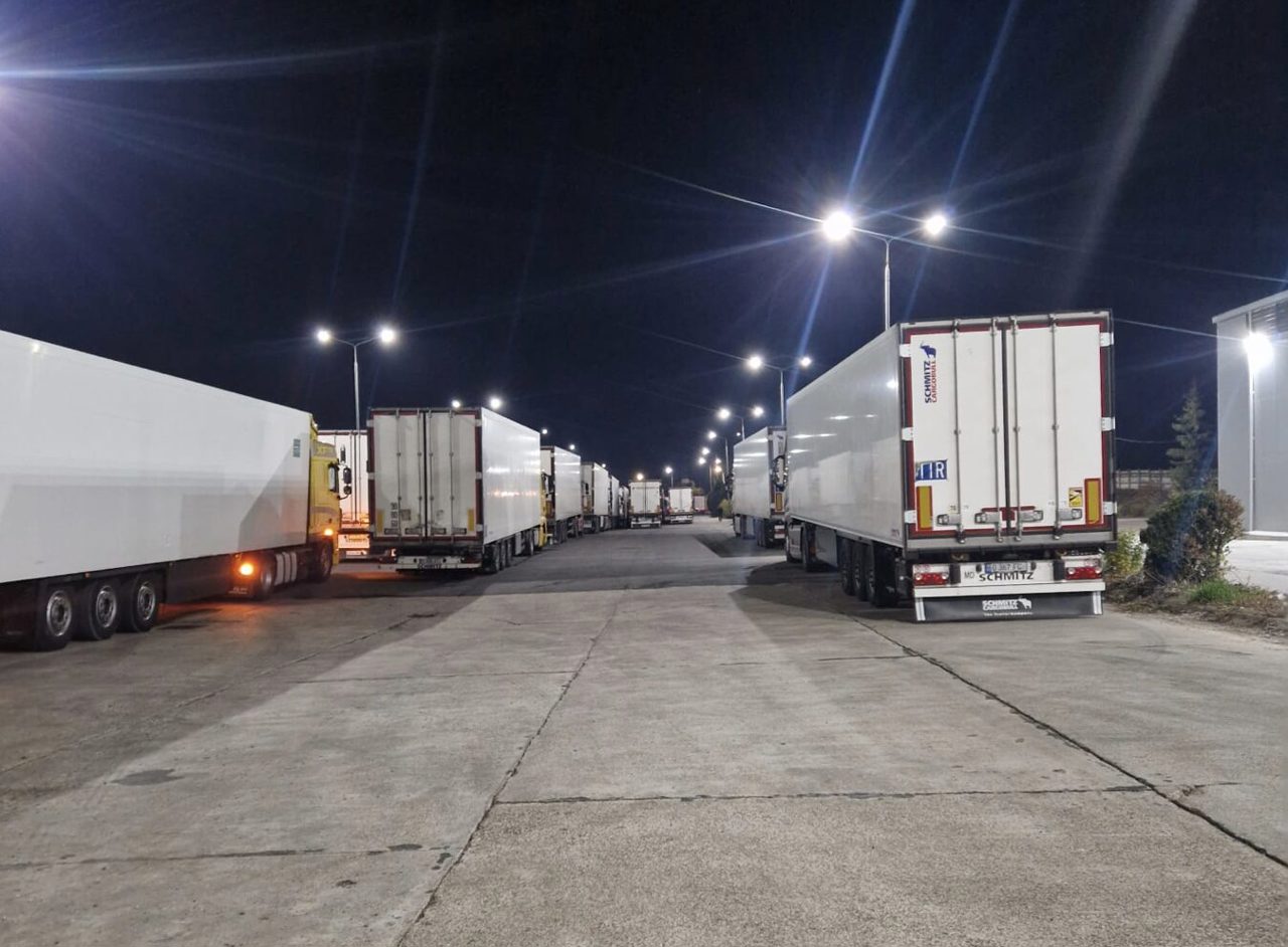 Aglomerație la frontiera cu România. Numărul camioanelor procesate zilnic a crescut cu 50%