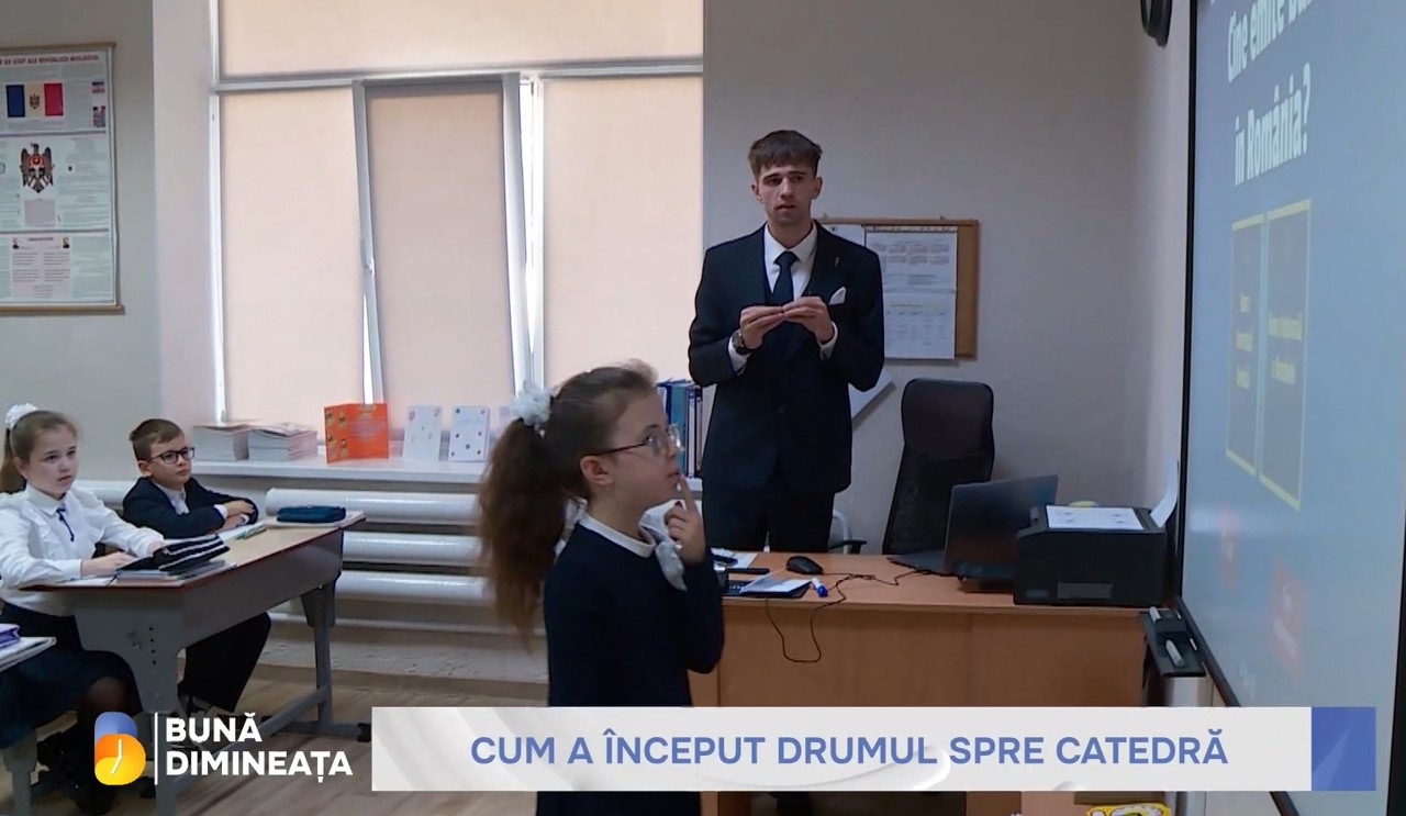 VIDEO | Tineri, la catedră pentru a forma generațiile viitoare: „Profesorii sunt oamenii cei mai inteligenți, cei mai frumoși”