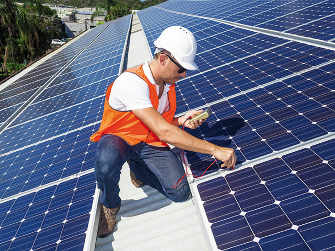 Comunitățile energetice, susținute cu până la 100.000 de dolari. Un nou apel pentru proiecte în domeniul energiei regenerabile