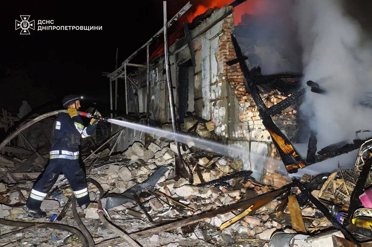 Atacuri și explozii pe ambele părți ale frontului: Ucraina respinge 118 drone rusești, Crimeea ocupată este cuprinsă de incendii