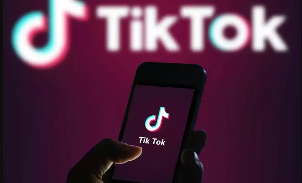 Corespondență Dan Alexe | Paradoxuri franceze: Copiii trebuie protejați de TikTok, iar bolnavii incurabili pot fi ajutați să moară demn, dar…