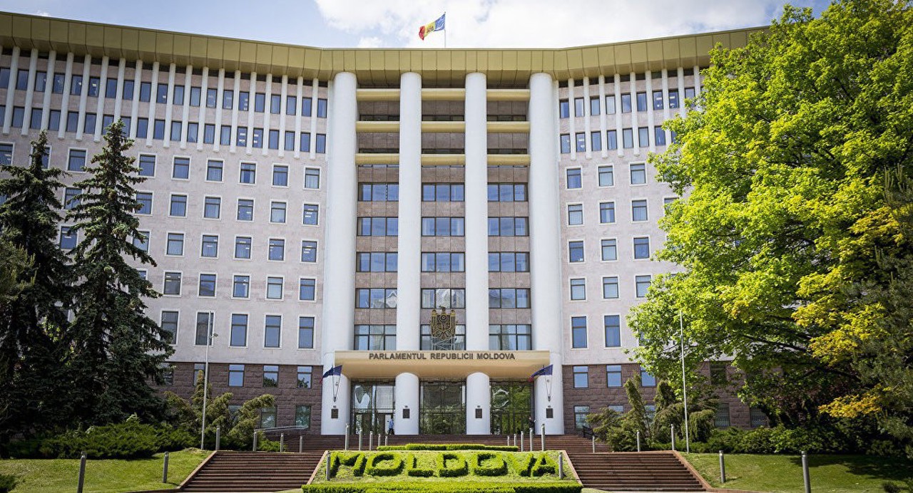 Офицеры СИБ и прокуроры ПБОПОД явились в парламент: речь о мероприятиях по уголовному делу