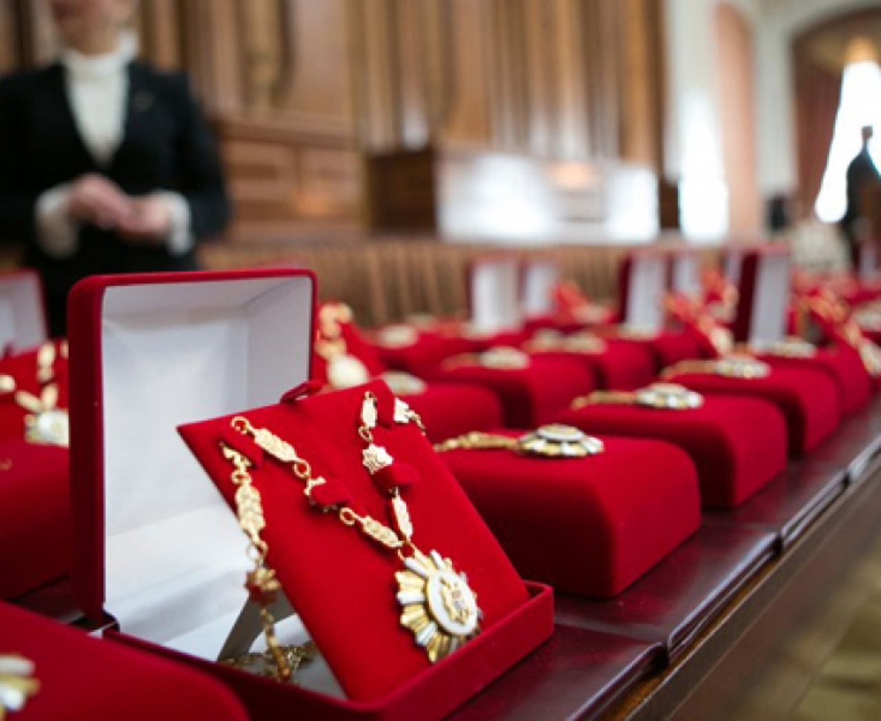 Maia Sandu awards special ranks to CNA chiefs