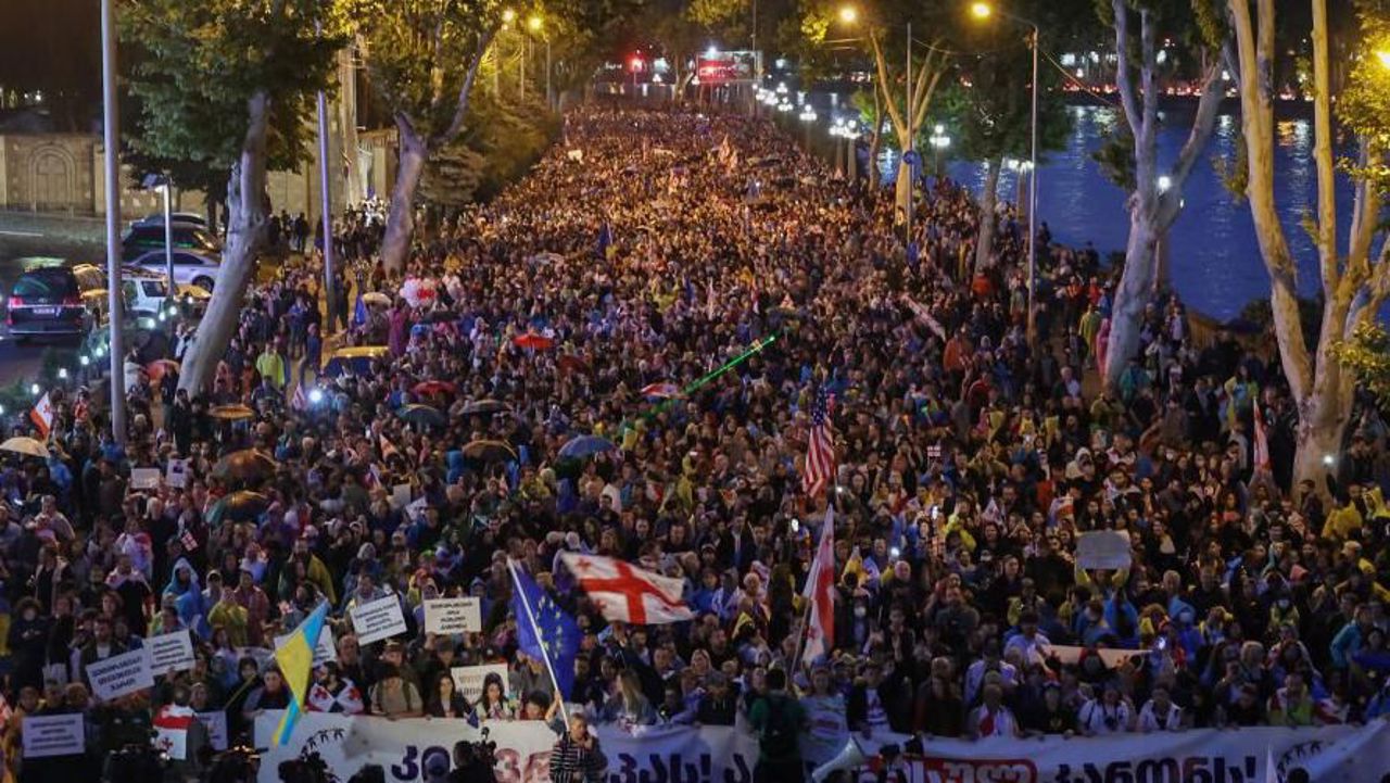 Legea privind „agenții străini”, care a generat proteste uriașe în Georgia, promulgată de președintele Parlamentului