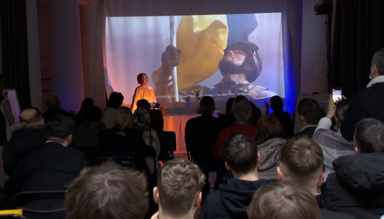 Solidaritate pentru poporul ucrainean | Expoziția „Răni și lumină” și recital poetic la Chișinău  