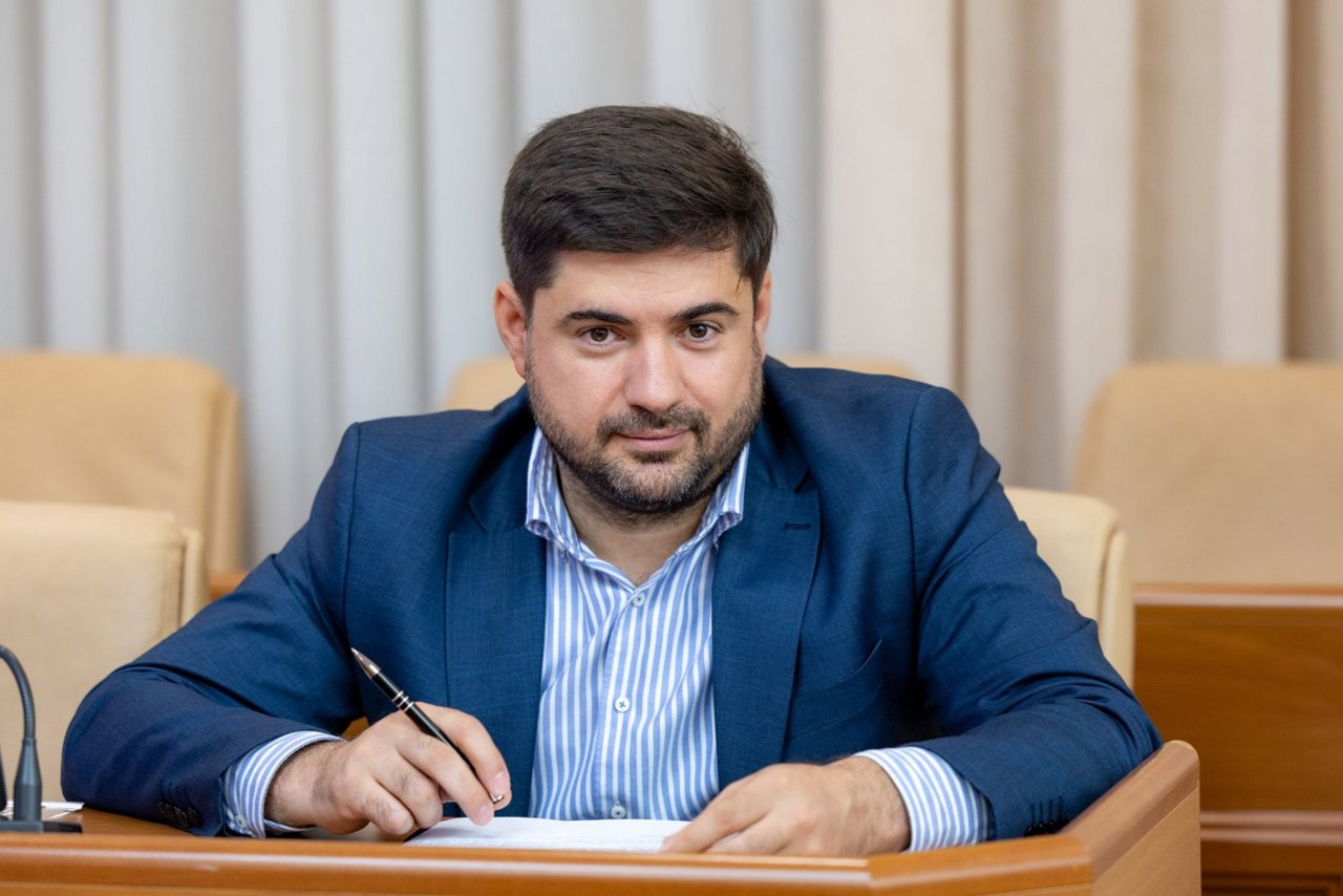 Scandalul Moldatsa: Roman Cojuhari demisionează din funcția de director al APP
