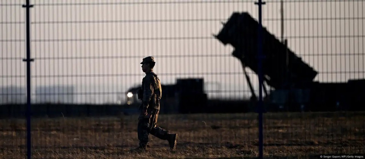 US pauses missile deliveries to Ukraine amid stockpile fears