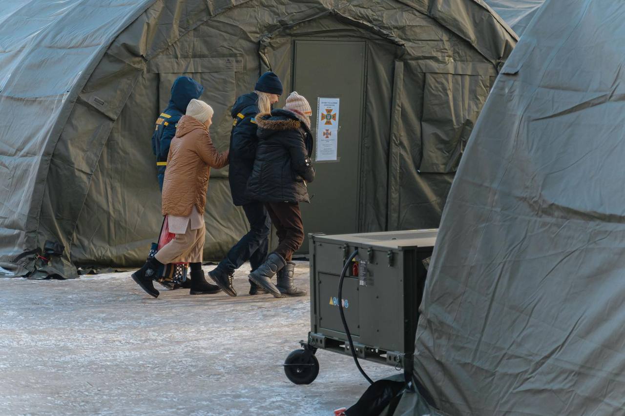 Атака по Украине в морозную ночь: в Киеве и Харькове сотни домов остались без тепла