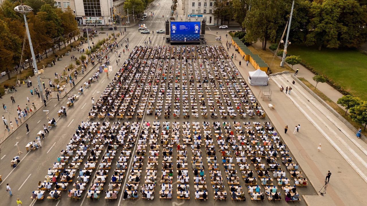 Peste 2.000 de persoane, înregistrate deja la Marea Dictare Națională 2026: Se pot înscrie și persoanele cu deficiențe de vedere