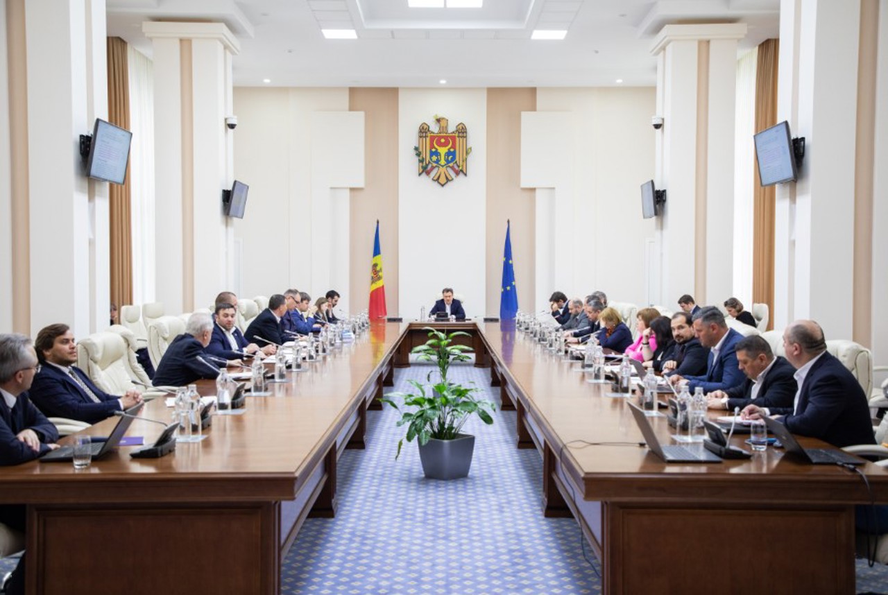 Https gov md. Молдавия заседание правительства Речана. Саммит в Молдове. Правительство Республики Молдова. ЕС Центральная Азия саммит.