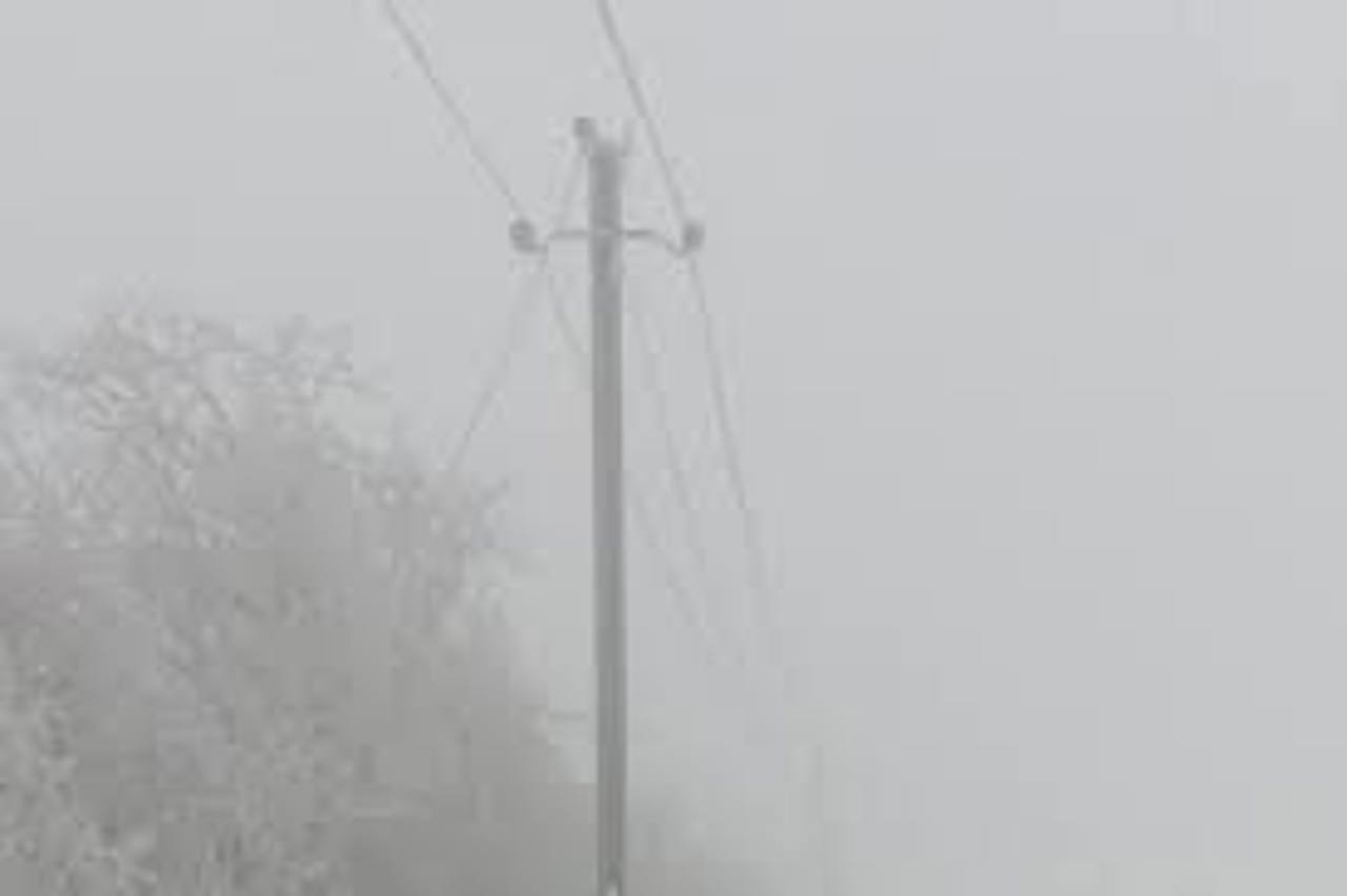 Cod portocaliu de ninsori puternice: Consumatori din opt localități, fără energie electrică din cauza viscolului