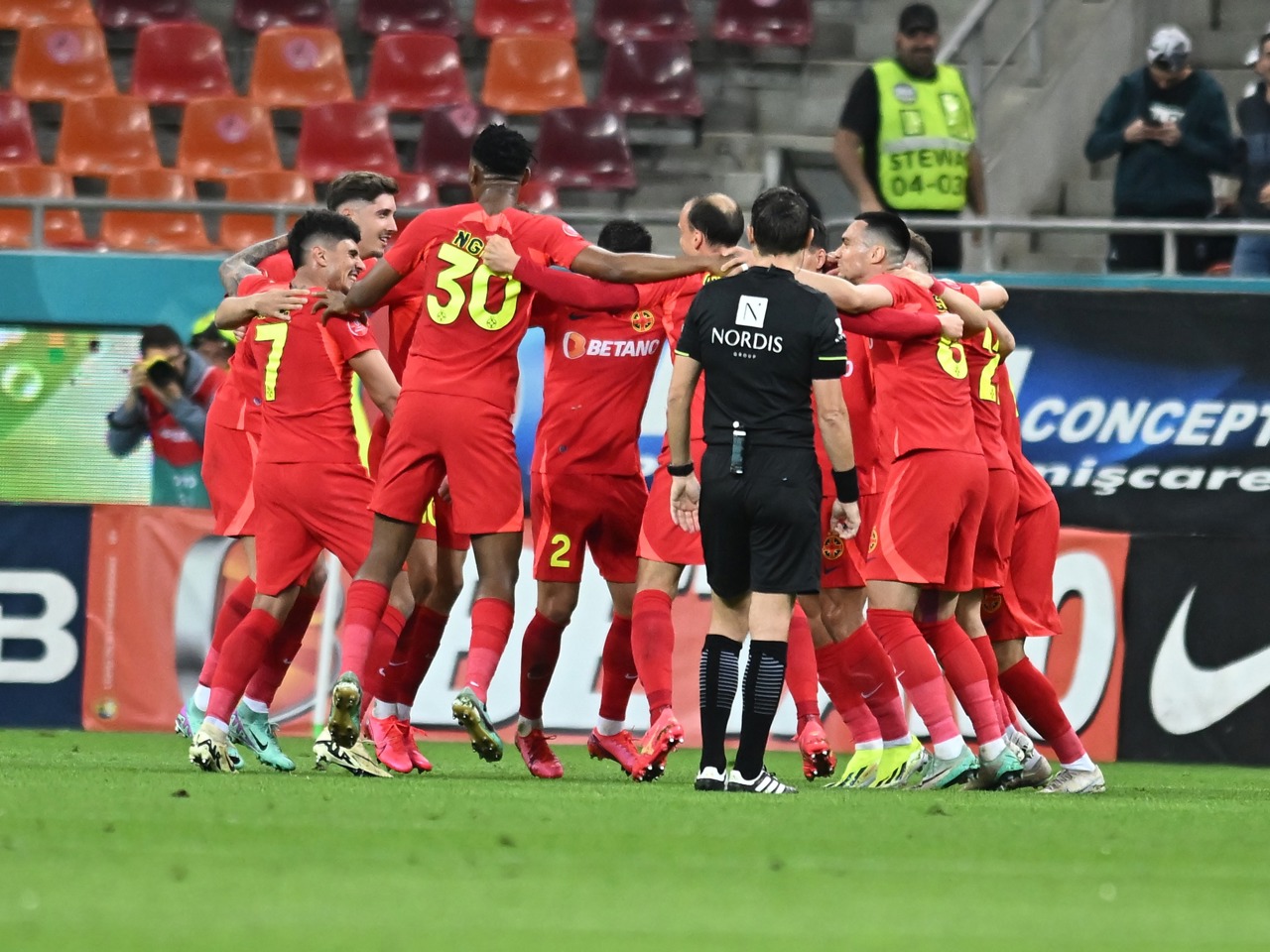 FCSB are un parcurs perfect în play-off-ul Superligii românești de fotbal. Bucureștenii au învins și pe CS Universitatea Craiova