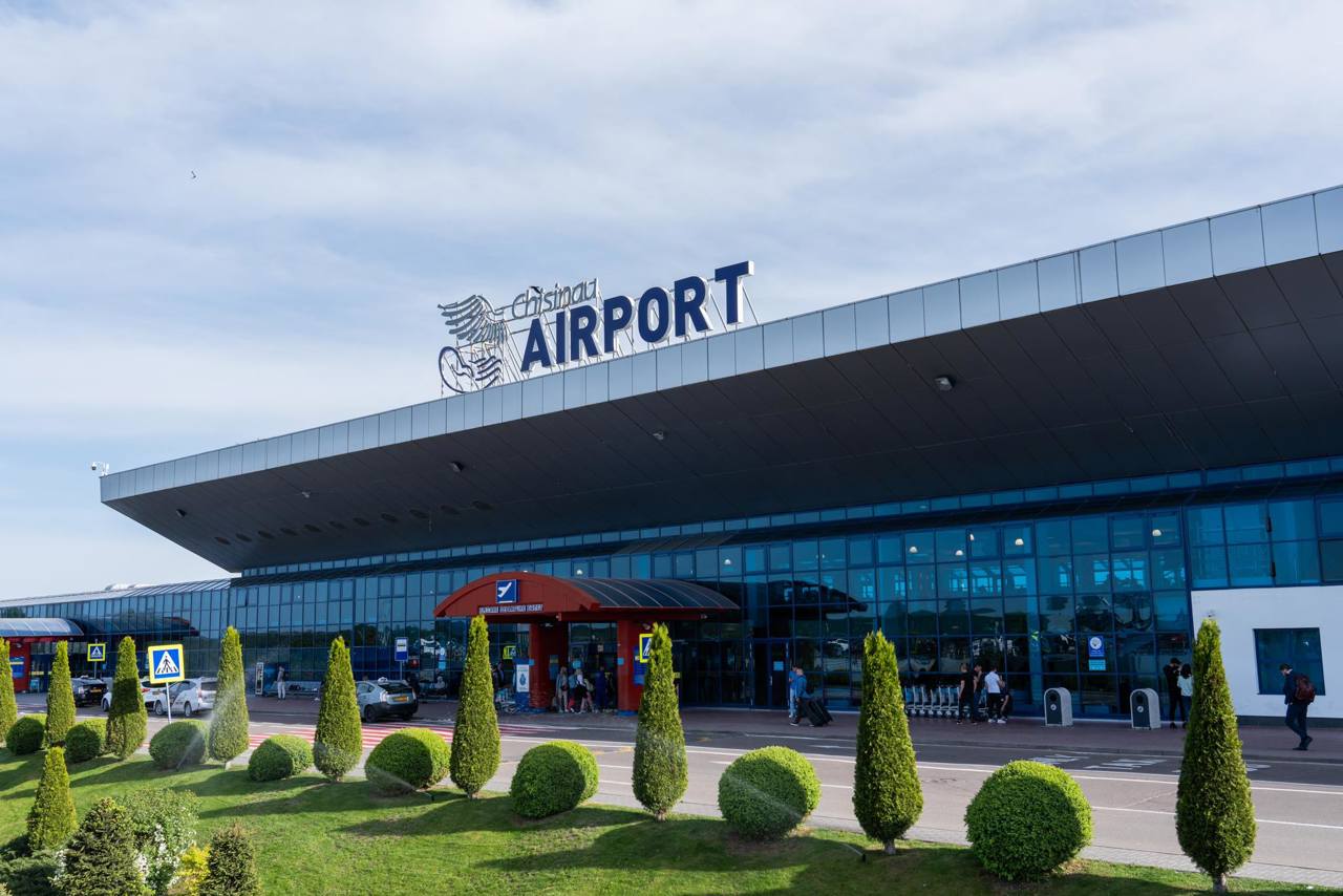 Acces limitat la Aeroportul Chișinău încă o lună: Cum explică autoritățile