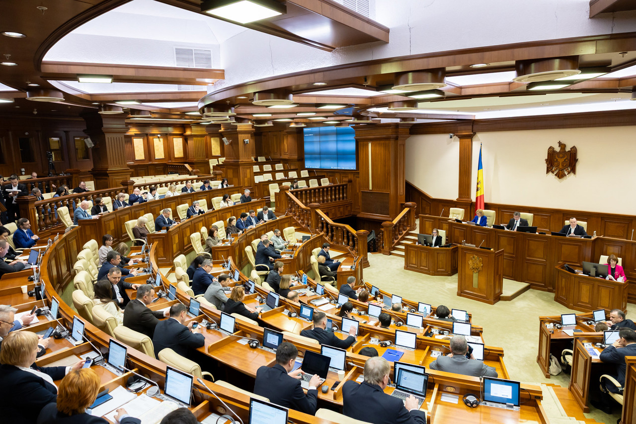 Parlamentul votează ieșirea din CSI. Acordul de constituire, denunțat în prima lectură