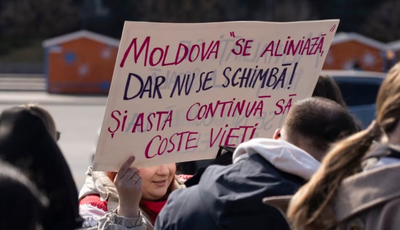 INIȚIATIVĂ | Medicii, profesorii și asistenții sociali, obligați să raporteze cazurile suspecte de violență în familie și tentative de suicid