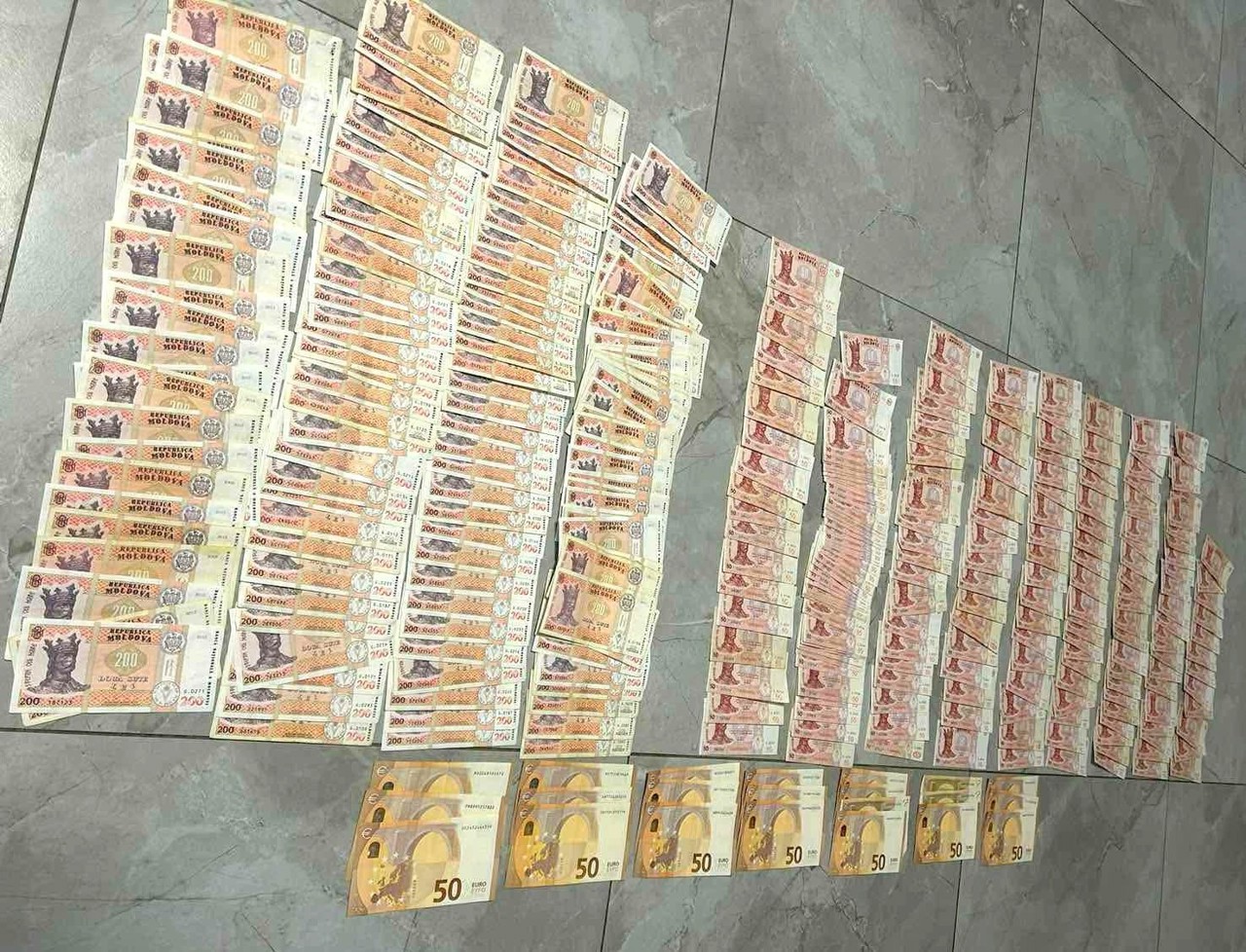 Обыски в примэриях Молдовы: задержаны пять человек