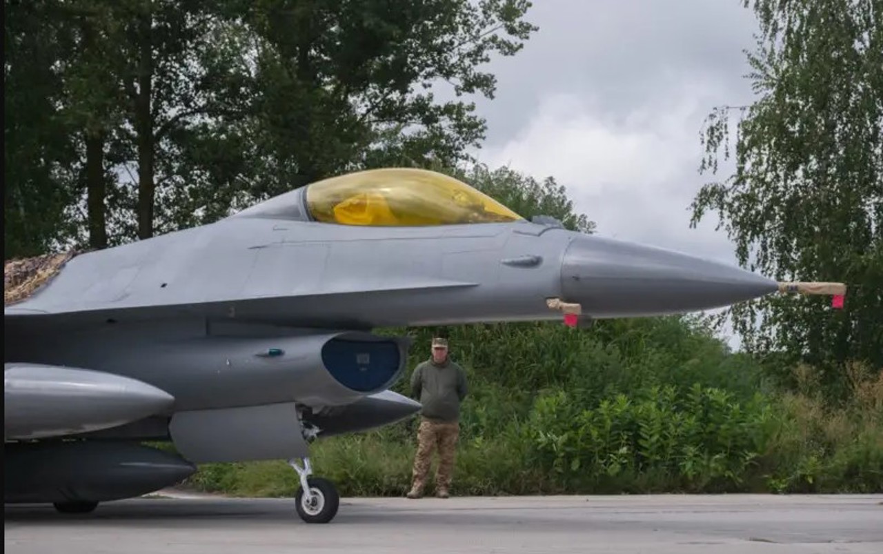 Primele avioane F-16 livrate Ucrainei au fost prezentate de Ziua Forțelor Aeriene ale Ucrainei. Zelenski: Nu putem dezvălui sarcinile pe care le vor îndeplini aeronavele 