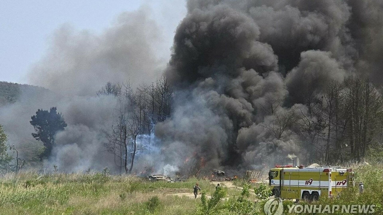 Coreea de Sud: un avion militar cu persoane la bord s-a prăbușit pe un munte  