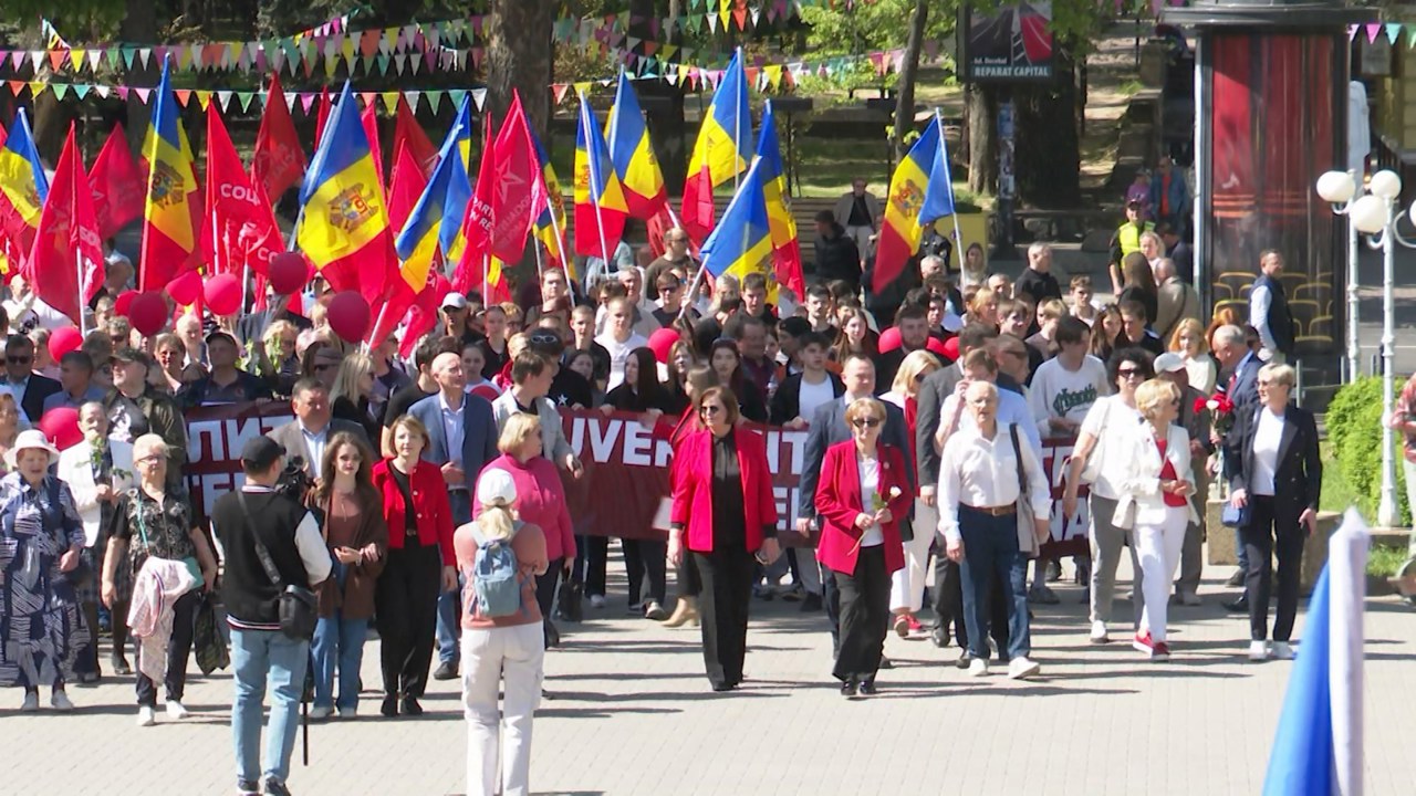В Кишиневе оппозиция отметила Международный день труда шествиями и акциями протеста