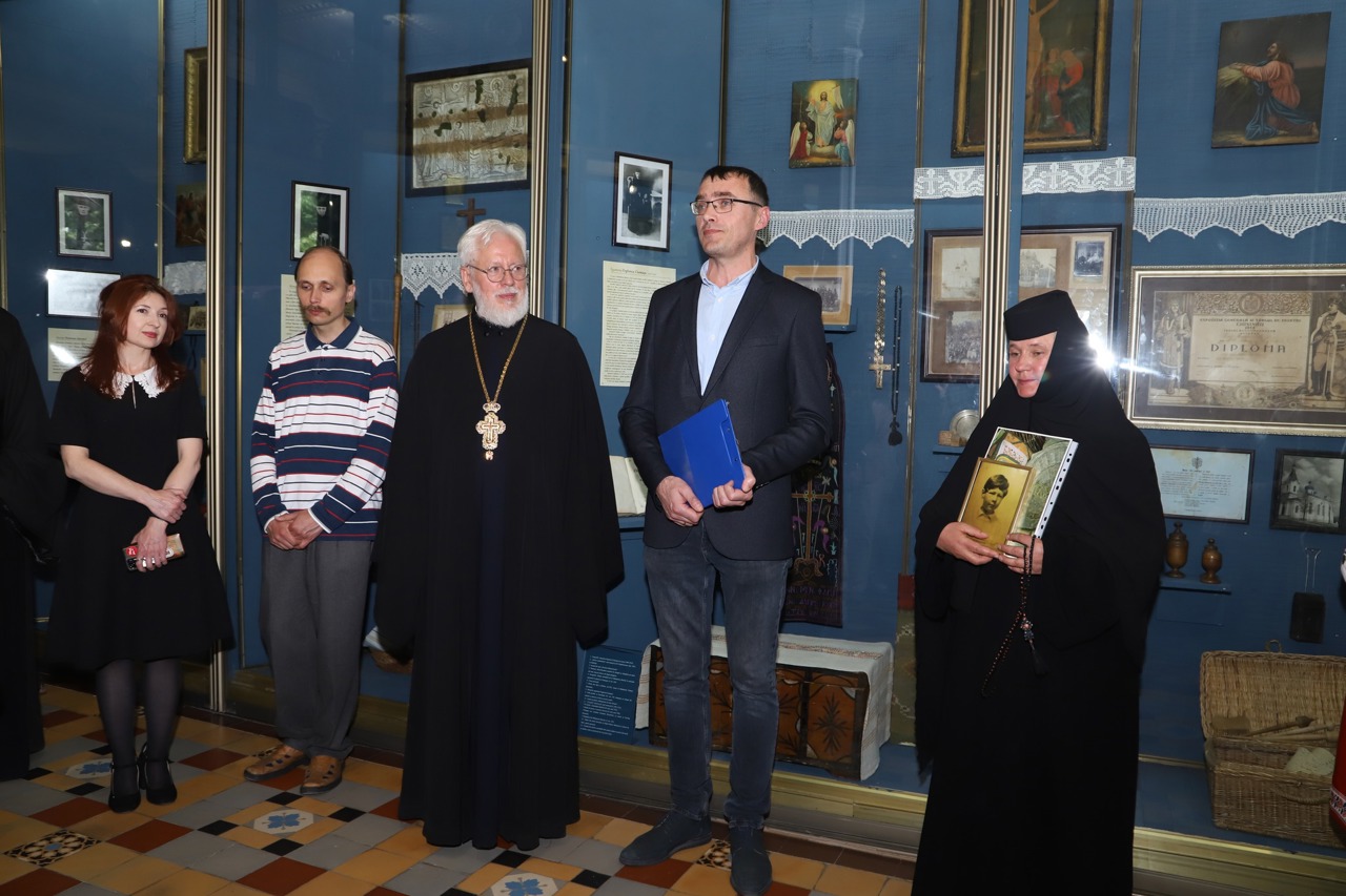 Expoziția „Toiagul Stăreției - scara spre Înviere la Mănăstirea Răciula”, inaugurată la Muzeul Național de Etnografie și Istorie Naturală