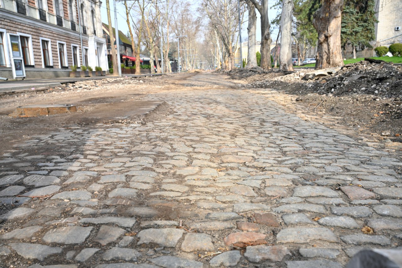 Lucrările de restaurare a caldarâmului de pe strada 31 august din capitală ar putea începe curând