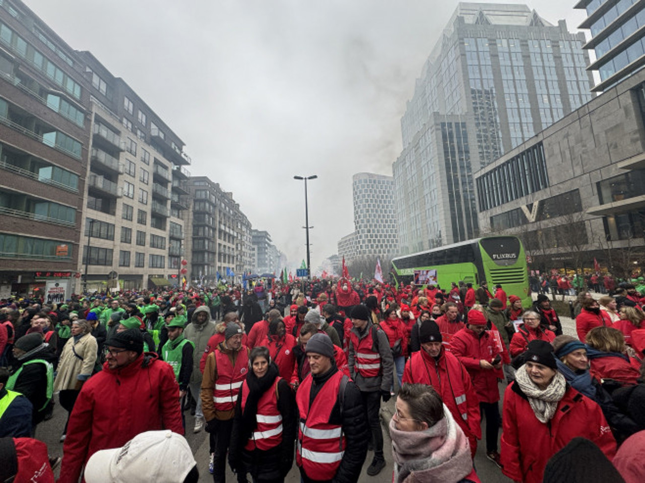 Peste 60 de mii de oameni au protestat la Bruxelles împotriva reformei sistemului de pensii