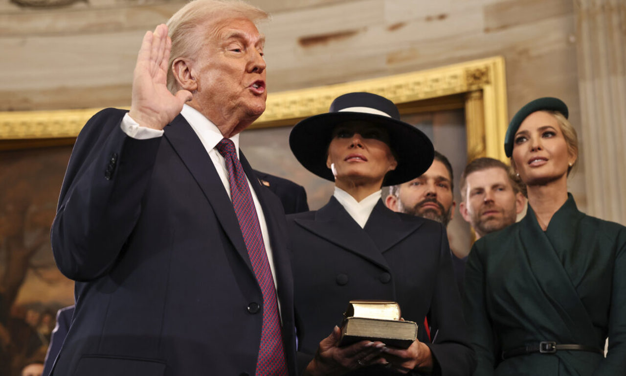 SUA amână sancțiunile împotriva Moscovei pentru a salva negocierile de pace, spune Trump