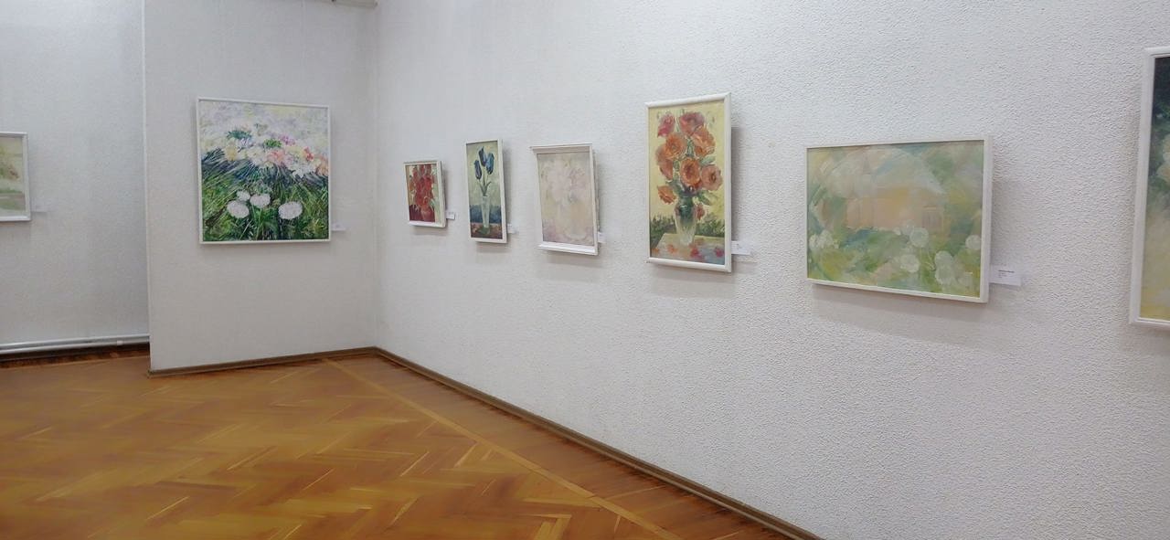 La Centrul Expozițional „Constantin Brâncuși” s-a deschis expoziția personală „GeoMetrie și GeoFlorie” a artistului plastic Ștefan Popa