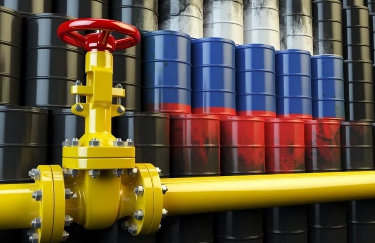 Țările care cumpără petrol, uraniu și gaze rusești riscă taxe vamale mai mari