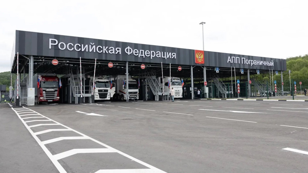 Criza carburanților din Rusia: Locuitorii din Transbaikal sunt îndemnați să-și alimenteze mașinile în China