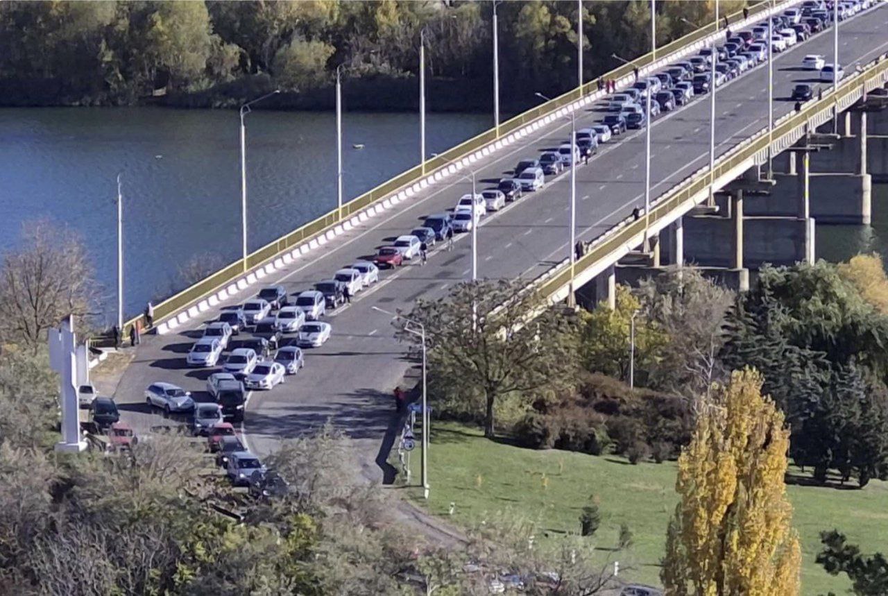 Мост Рыбница-Резина перекрыт из-за сообщения о взрывоопасном веществе