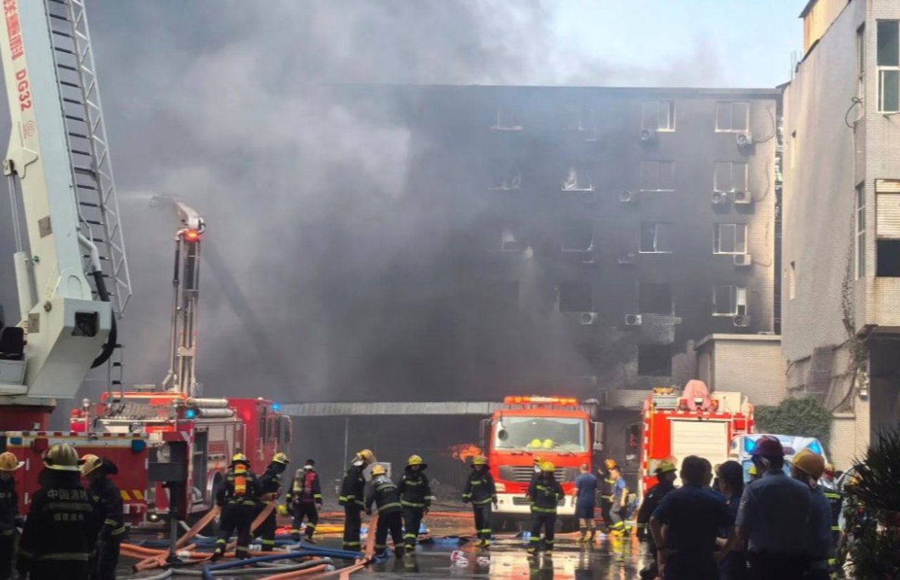 Incendiu puternic la o fabrică de încălțăminte din China, soldat cu 28 de morți 
