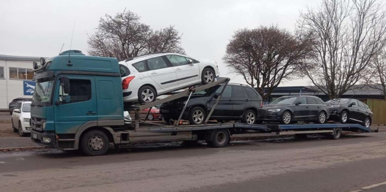 Frica de scumpiri a accelerat importurile: Peste 65.000 de autoturisme importate în 2025, dublu față de 2024. Cel mai scump - un Ferrari Purosangue F175