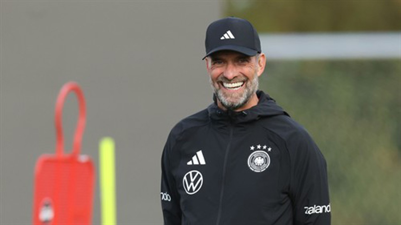 „Fură” meserie de la cei mai mari: Stanislav Luca urmărește metodele lui Jürgen Klopp 