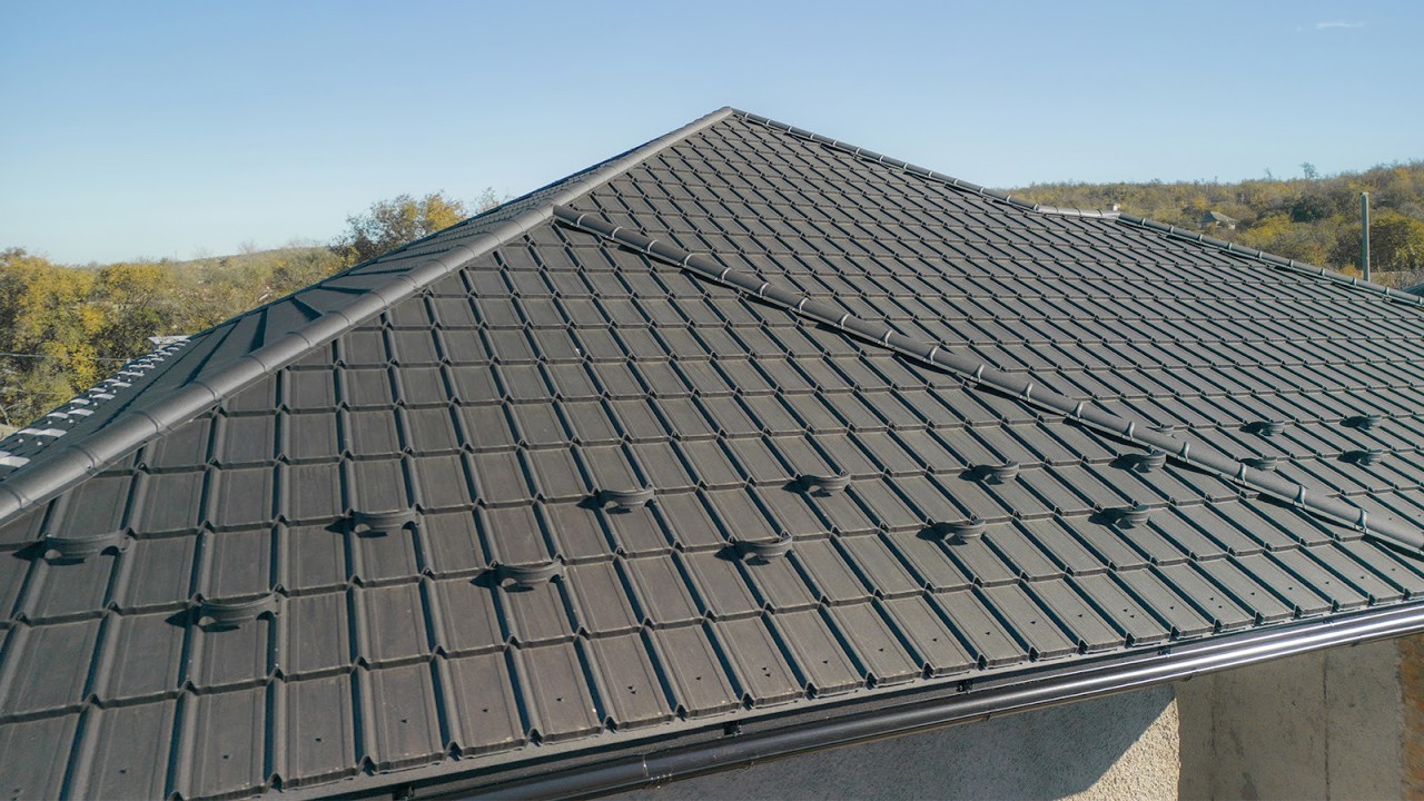 ADVERTORIAL// Ghid complet pentru montajul țiglei metalice în Moldova: pas cu pas către un acoperiș perfect