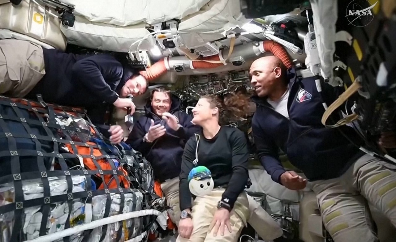 Primul zbor spre Lună din ultimii 50 de ani: „Au fost momente tensionate, dar este extraordinar”, spun cosmonauții 