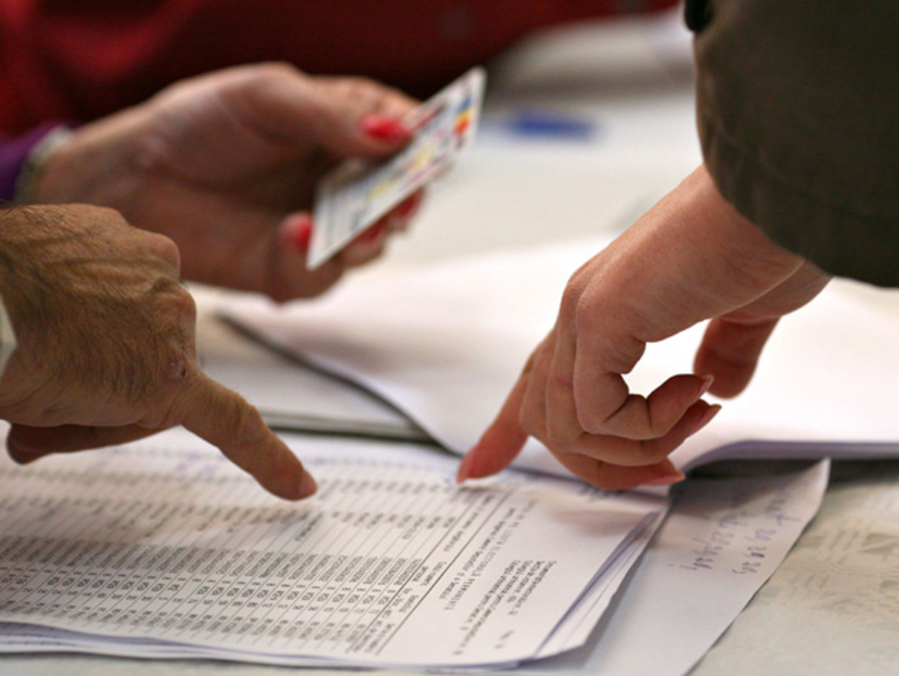 Moldova elections: CEC tightens rules on political blocs