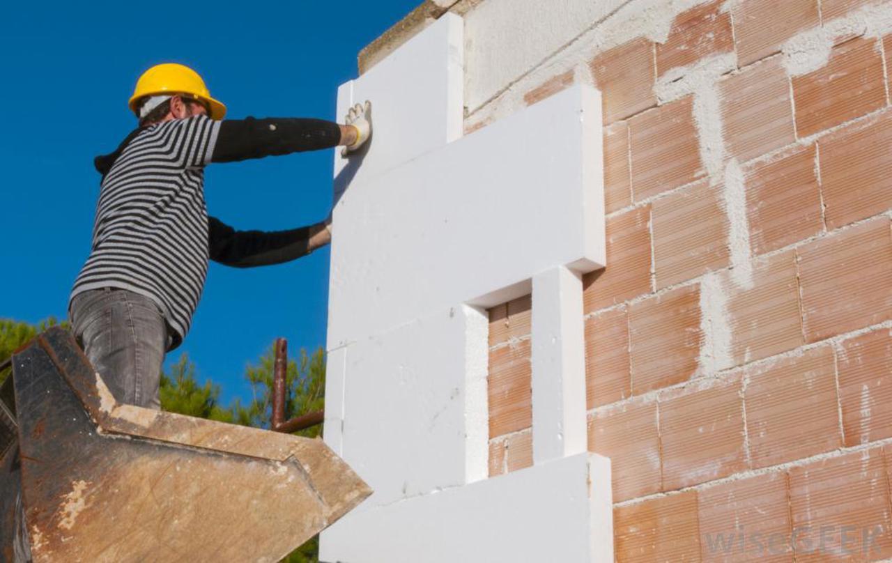 Confort termic sporit și facturi mai mici: trei blocuri din Chișinău vor fi reabilitate energetic cu bani de la stat